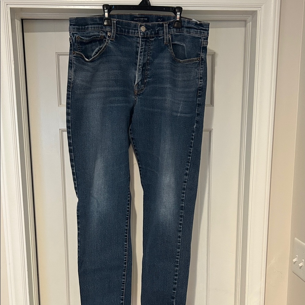 Lucky Brand Men's Dark Blue 121 Straight Stretch Jeans. Excellent used condition